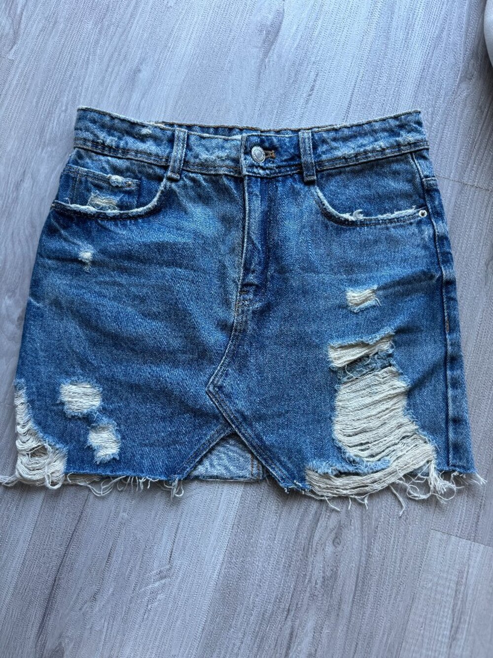 Zara distressed denim mini skirt – size XS - Picture 4 of 16